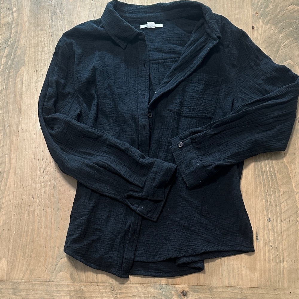 O’neil cotton gauze button down size medium